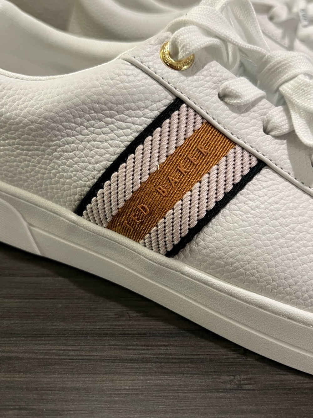 Ted Baker Leather Sneakers Women’s Size 11 White Pink Gold Stripe New Classic - Picture 4 of 9